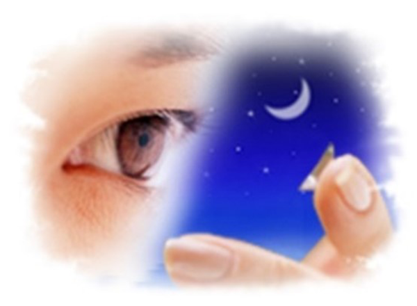 矯正前 寝る前にレンズを装用1